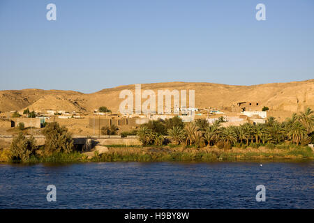 village and nature along the nile river in egypt Stock Photo - Alamy