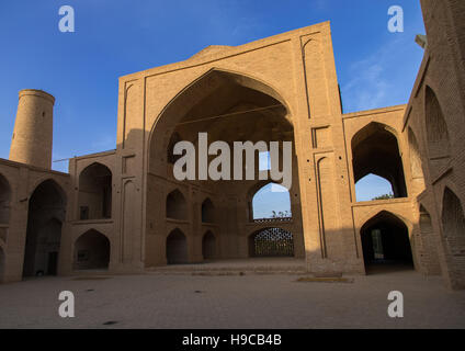 Jameh mosque iwan courtyard, Isfahan province, Ardestan, Iran Stock Photo