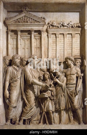 Rome. Italy. Relief panel (176-180 AD) from honorary monument to Marcus Aurelius, the Emperor wearing a Toga makes a sacrifice to Capitoline Jupiter. Stock Photo