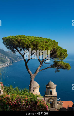 Villa Rufolo at Ravello overlooking the Gulf of Salerno, Campania, Italy Stock Photo