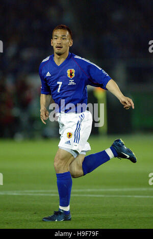 HIDETOSHI NAKATA JAPAN & PARMA YOKOHAMA YOKOHAMA JAPAN 09 June 2002 Stock Photo