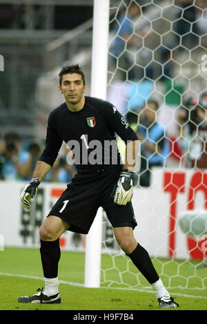 Buffon 2002 hi-res stock photography and images - Alamy