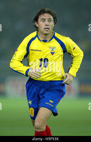 ALEX AGUINAGA ECUADOR INTERNATIONAL STADIUM YOKOHAMA JAPAN 13 June 2002 Stock Photo