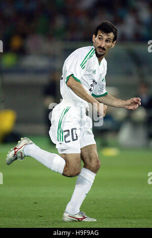 AL HASAN AL YAMI SAUDI ARABIA INTERNATIONAL STADIUM YOKOHAMA JAPAN 11 June 2002 Stock Photo