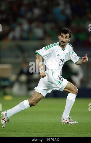 AL HASAN AL YAMI SAUDI ARABIA INTERNATIONAL STADIUM YOKOHAMA JAPAN 11 June 2002 Stock Photo