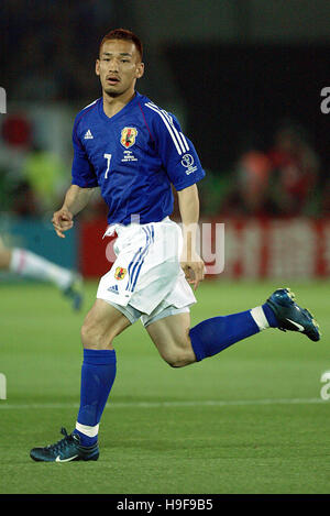 HIDETOSHI NAKATA JAPAN & PARMA INTERNATIONAL STADIUM YOKOHAMA JAPAN 09 June 2002 Stock Photo