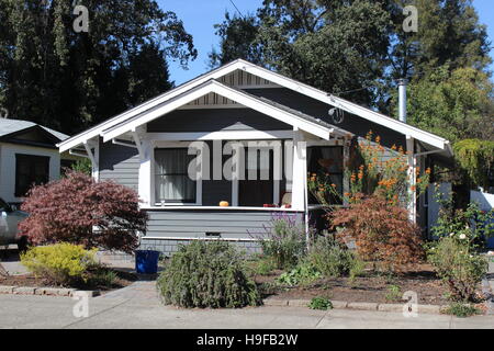 Craftsman Cottage, Burbank Gardens, Santa Rosa, California Stock Photo