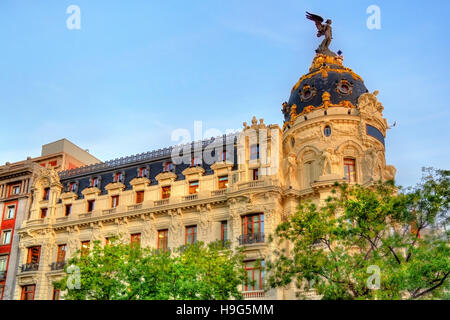 The Edificio Metropolis, a historic building in Madrid, Spain Stock Photo
