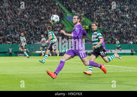 Lisbon, Portugal. 22nd Nov, 2016. Real Madrid's forward from Wales Gareth Bale (11) during the game of the UEFA Champions League, Group F, Sporting CP vs Real Madrid CF Credit:  Alexandre de Sousa/Alamy Live News Stock Photo