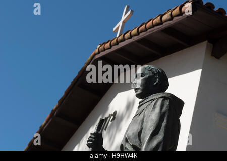 Statue of Father Junipero Serra in front of the Mission San Luis Obispo de Tolosa in San Luis Obispo, California, USA. Stock Photo