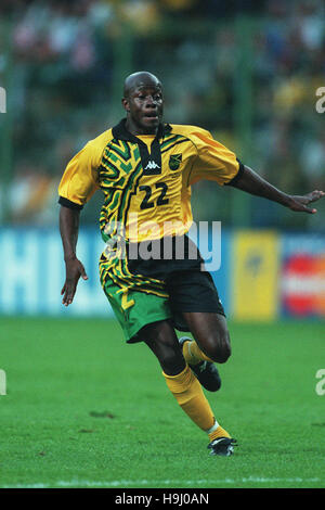 PAUL HALL JAMAICA & PORTSMOUTH FC 22 June 1998 Stock Photo