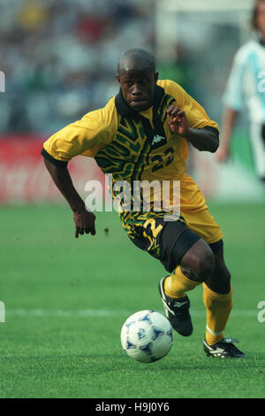 PAUL HALL JAMAICA & PORTSMOUTH FC 25 June 1998 Stock Photo