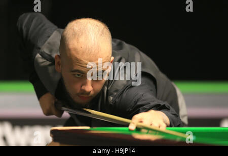 Luca Brecel During Day Two Of The 2019 Betfred World Championship At The Crucible Sheffield Stock Photo Alamy