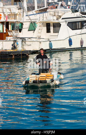 Fishermen in Rapallo, Cinque Terre National Park, Liguria, Italy Stock Photo