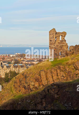 UK, Scotland, Lothian, Edinburgh, Holyrood Park, View of the Ruins of the Saint Anthony's Chapel. Stock Photo