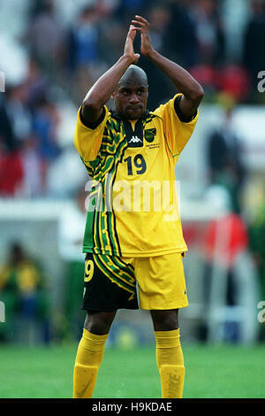 FRANK SINCLAIR JAMAICA & CHELSEA FC 25 June 1998 Stock Photo - Alamy