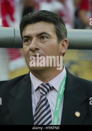 ARMANDO OSMA ECUADOR ASSISTANT COACH GELSENKIRCHEN  GERMANY 09 June 2006 Stock Photo