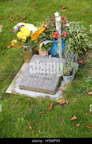 Pop singer Dusty Springfield's grave in Henley-on-Thames, Oxfordshire, UK Stock Photo