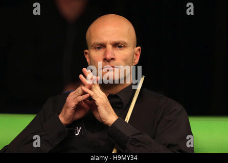 Andy Hicks in action during his first round match against Mark Selby during day three of the Betway UK Championships 2016, at the York Barbican. Stock Photo