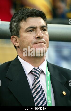 ARMANDO OSMA ECUADOR ASSISTANT COACH WORLD CUP GELSENKIRCHEN GERMANY 09 June 2006 Stock Photo