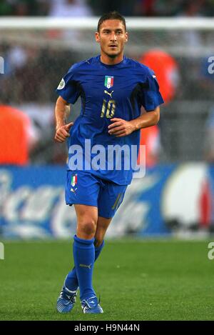 FRANCESCO TOTTI ITALY & AS ROMA WORLD CUP HANNOVER GERMANY 12 June 2006 Stock Photo