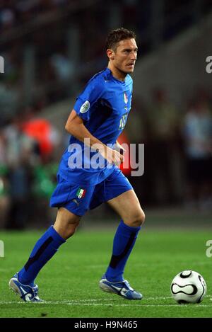 FRANCESCO TOTTI ITALY & AS ROMA WORLD CUP HANNOVER GERMANY 12 June 2006 Stock Photo