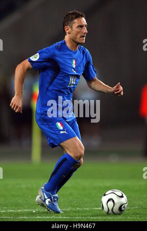 FRANCESCO TOTTI ITALY & AS ROMA WORLD CUP HANNOVER GERMANY 12 June 2006 Stock Photo