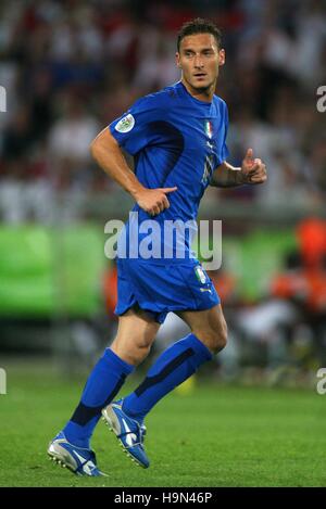 FRANCESCO TOTTI ITALY & AS ROMA WORLD CUP HANNOVER GERMANY 12 June 2006 Stock Photo