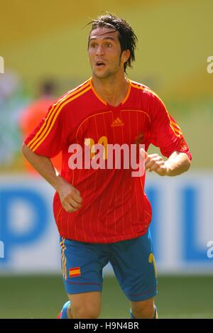 LUIS GARCIA SPAIN & LIVERPOOL FC HANNOVER GERMANY 27 June 2006 Stock Photo  - Alamy