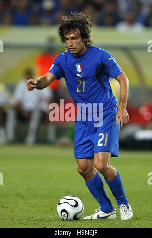 GENNARO GATTUSO ITALY MILAN MILAN ITALY 17 April 2002 Stock Photo - Alamy