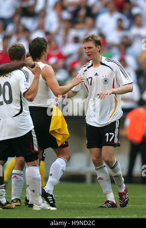 PER MERTESACKER GERMANY & HANNOVER WORLD CUP ALLIANZ ARENA MUNICH GERMANY 24 June 2006 Stock Photo