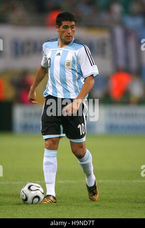 JUAN RIQUELME ARGENTINA & VILLARREAL WORLD CUP LEIPZIG GERMANY 24 June 2006 Stock Photo