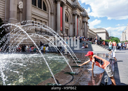 New York City,NY NYC Manhattan,Upper East Side,Fifth Avenue,Metropolitan Museum of Art,Met,front,exterior,main entrance,fountain,steps stairs staircas Stock Photo