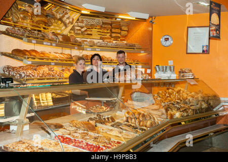 Deutschland, Köln, Bäckerei "Der Brotspezialist" , Bäcker In Der ...