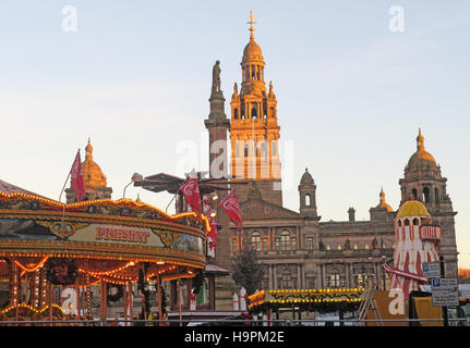 George Square Glasgow at Christmas - Fairground and continental market, Scotland, UK Stock Photo