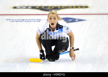 Scotland, UK. 25th Nov, 2016. Anna Sloan (Scotland). Womens semi finals. Le Gruyère AOP European Curling Championships 2016. Intu Braehead Arena. Glasgow. Renfrewshire. Scotland. UK. 25/11/2016. Credit:  Sport In Pictures/Alamy Live News Stock Photo