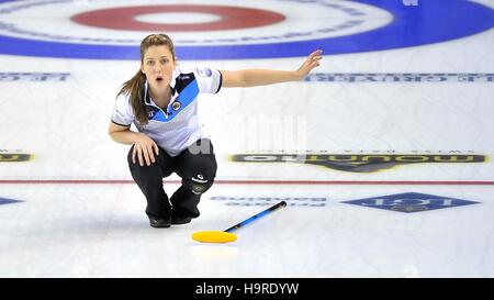 Scotland, UK. 25th Nov, 2016. Lauren Gray (Scotland). Womens semi finals. Le Gruyère AOP European Curling Championships 2016. Intu Braehead Arena. Glasgow. Renfrewshire. Scotland. UK. 25/11/2016. Credit:  Sport In Pictures/Alamy Live News Stock Photo