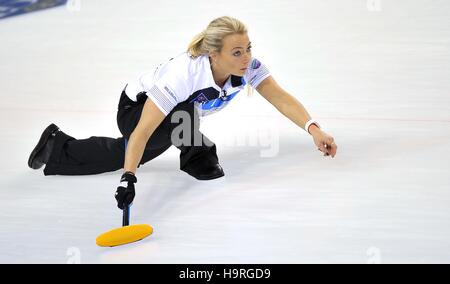 Scotland, UK. 25th Nov, 2016. Anna Sloan (scotland). Womens semi finals. Le Gruyère AOP European Curling Championships 2016. Intu Braehead Arena. Glasgow. Renfrewshire. Scotland. UK. 25/11/2016. Credit:  Sport In Pictures/Alamy Live News Stock Photo