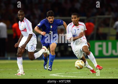 MAKELELE GATTUSO & MALOUDA ITALY V FRANCE OLYMPIC STADIUM BERLIN GERMANY 09 July 2006 Stock Photo