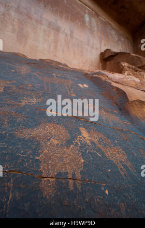 archesnps 9087351384 Courthouse Wash Rock Art Panel Stock Photo