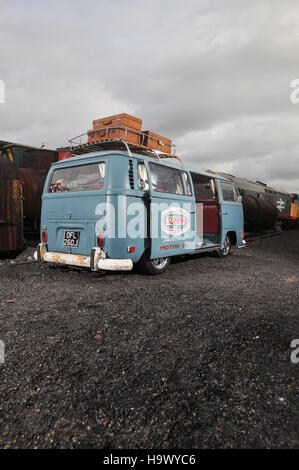 1971 VW Volkswagen Bay Window camper van Stock Photo