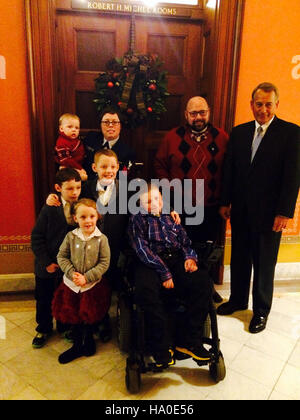 usdagov 15938417125 Aaron Urban, front, poses with his four siblings, his parents, Jeremy and Leisha, and Speaker of the House John Boehner Stock Photo