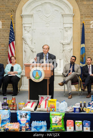 The USDA's 'Feds Feed Families' program closing ceremony, highlighting ...