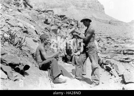 grand canyon nps 7421392706 04051C Grand Canyon Historic Clear Creek Trail Stock Photo