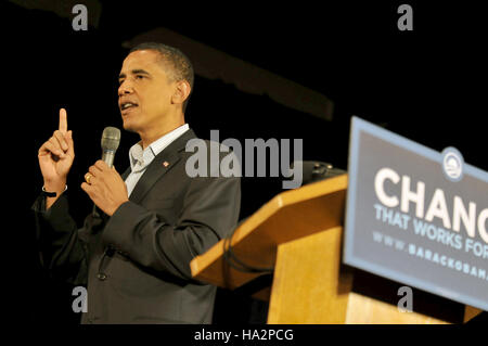 Democratic presidential candidate Sen. Barack Obama at town hall meeting, Radnor Middle School in Wayne, Pa, June 14 2008. Stock Photo