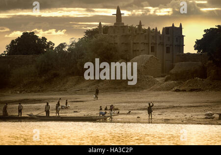 Mopti, Mali, Africa - January, 26, 1992 - the Bani River flows into the Niger River, pirogues and fish markets along the port Stock Photo