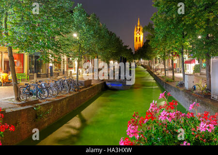Night canal, Oude Kerk church, Delft, Netherlands Stock Photo