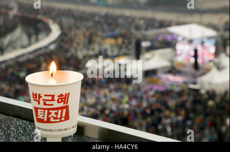 Seoul, South Korea. 27th Nov, 2016. 'South Korean president Park Guen-Hye OUT' candle on a building near the Gwanghwamun. Credit:  Min Won-Ki/ZUMA Wire/Alamy Live News Stock Photo