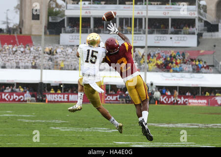 Los Angeles, California, USA. 26th Nov, 2016. USC Trojans defensive back Adoree' Jackson (2) breaks up a pass attempt to Notre Dame Fighting Irish wide receiver Corey Holmes (15) in the game between the Notre Dame Fighting Irish and the USC Trojans, The Coliseum in Los Angeles, CA. Peter Joneleit/ Zuma Wire Service Credit:  Peter Joneleit/ZUMA Wire/Alamy Live News Stock Photo