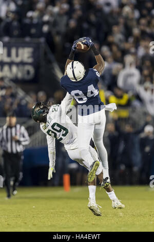 University Park, Pennsylvania, USA. 26th Nov, 2016. Penn State Nittany Lions wide receiver Juwan Johnson (84) makes a leaping catch in the second half during the game between Penn State Nittany Lions and Michigan State Spartans at Beaver Stadium. Credit:  Scott Taetsch/ZUMA Wire/Alamy Live News Stock Photo